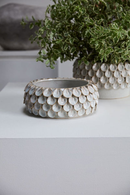 Circular Off-White Stoneware Petal Design Round Bowl