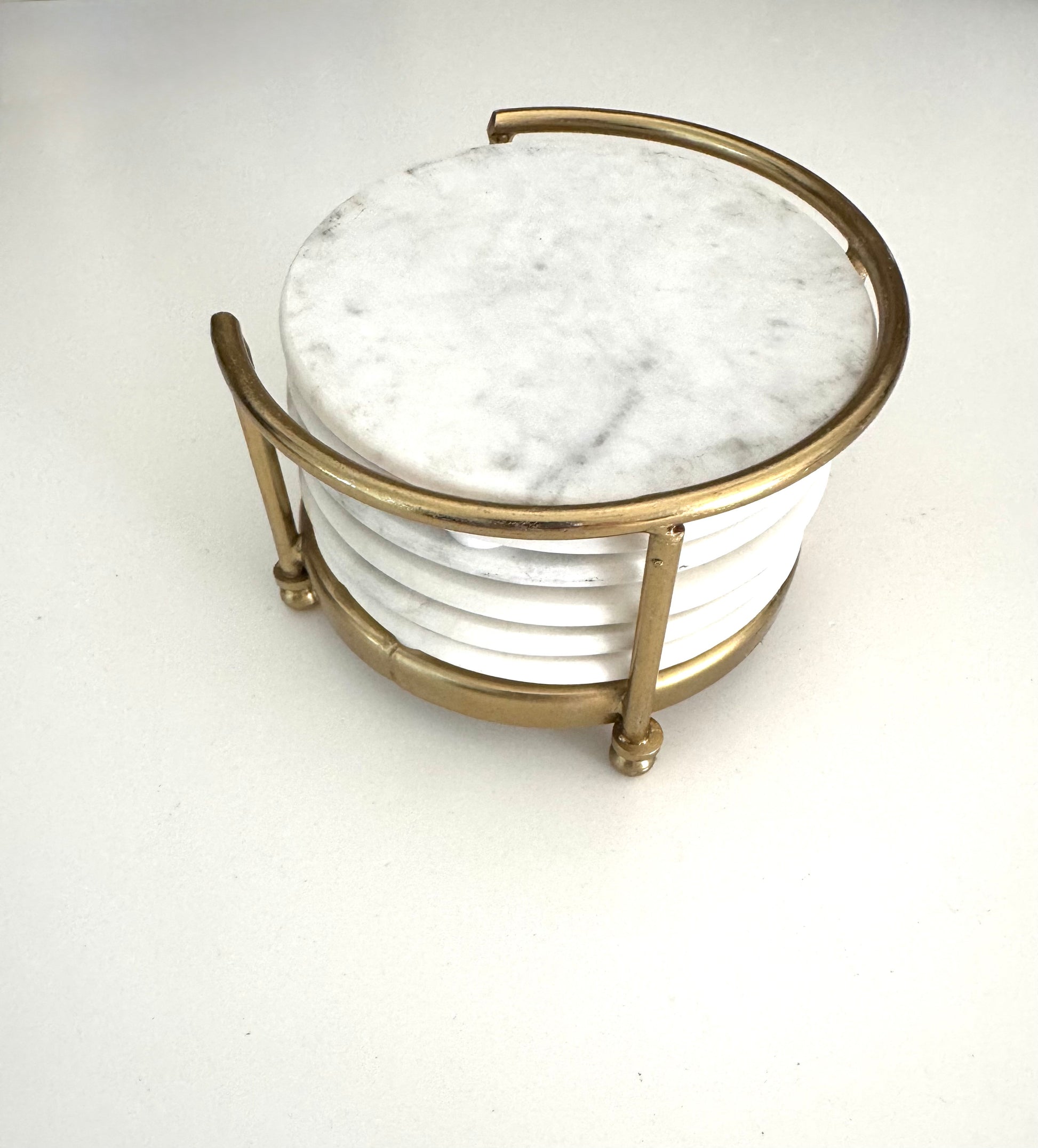 Gray and White Tones Onyx Round Coasters with Brass Holder Base, Set of 6 - Rustike Home