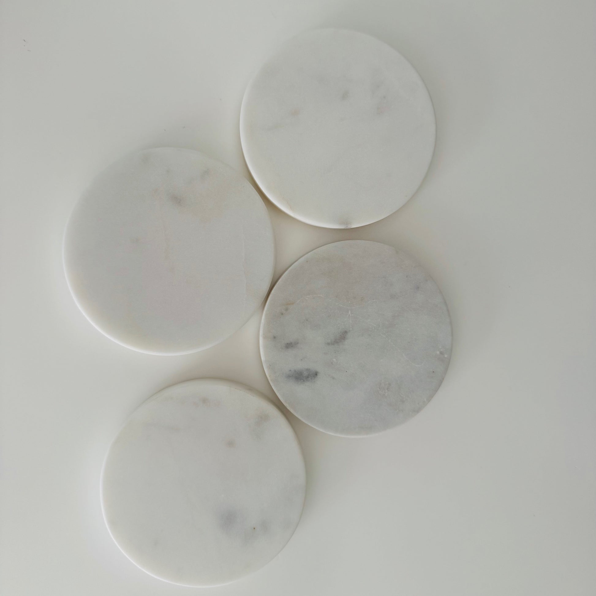 Off-White Tones Marble Round Coasters, Set of 4 - Rustike Home