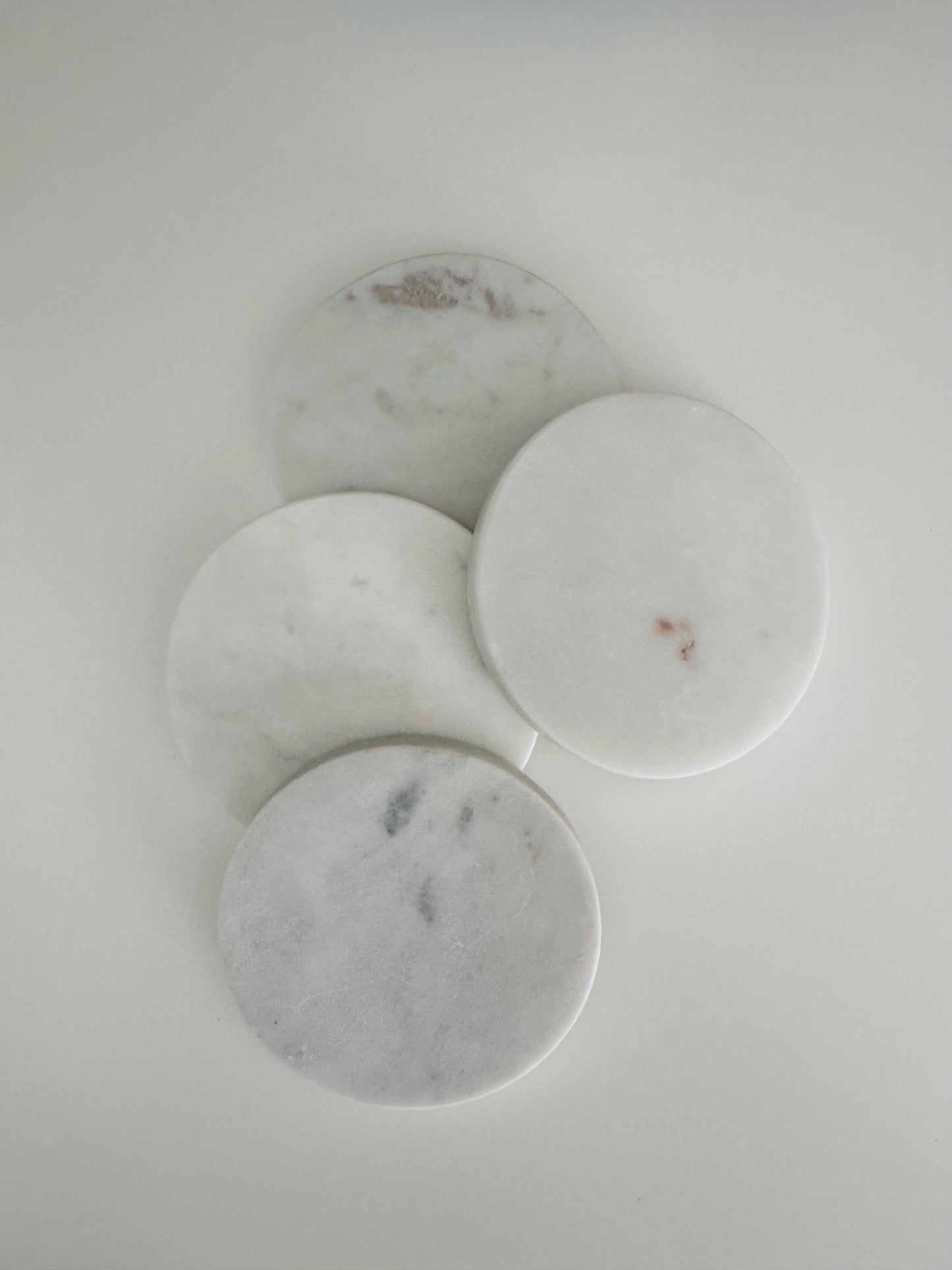 Off-White Tones Marble Round Coasters, Set of 4 - Rustike Home