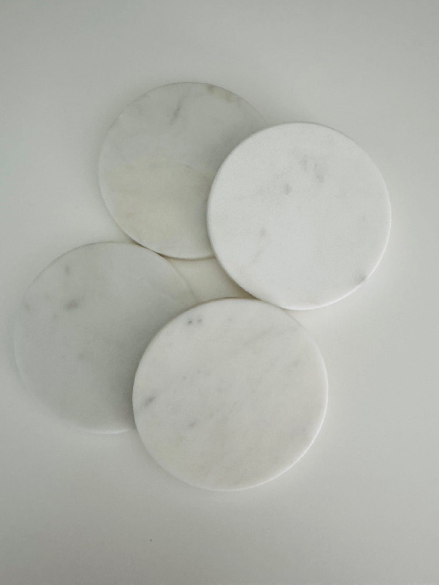 Off-White Tones Marble Round Coasters, Set of 4 - Rustike Home