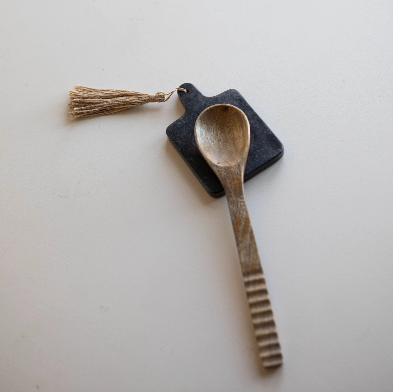 Black & White Marble Paddle Spoon Rest with Jute Tassel - Rustike Home